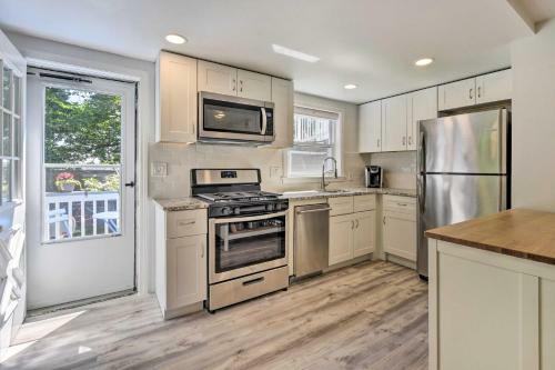 Vibrant Winthrop Apartment - Close To Ocean!