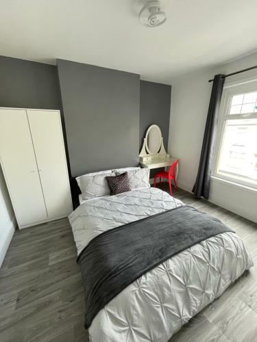 Self-catering 4 Bed, Pet Friendly Home Porthcawl