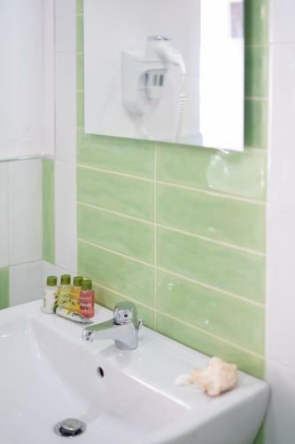 Hostal Postino Rooms