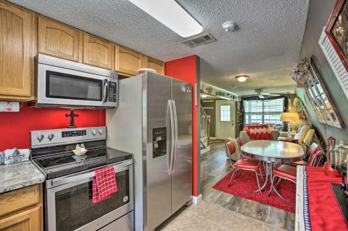 Waterfront Kiln Retreat With Multiple Decks And Dock!
