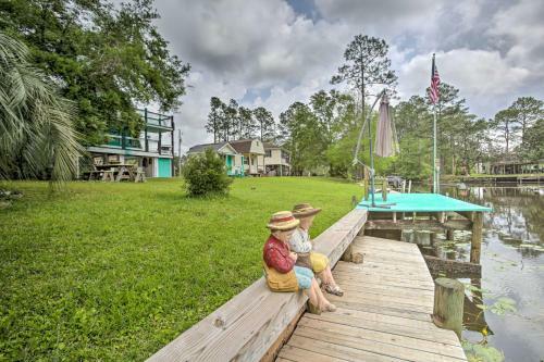 Waterfront Kiln Retreat With Multiple Decks And Dock!