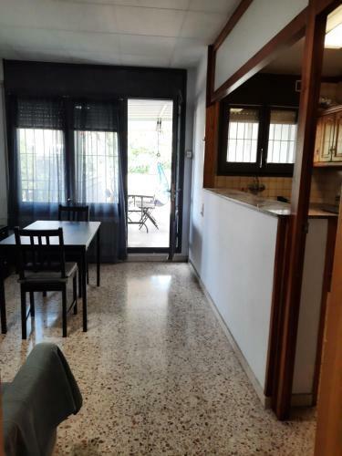 Apartamento Entero Con Terraza En El Centro De Rub�