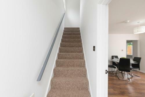 Spacious 2bed House With Garden & Parking + Wifi
