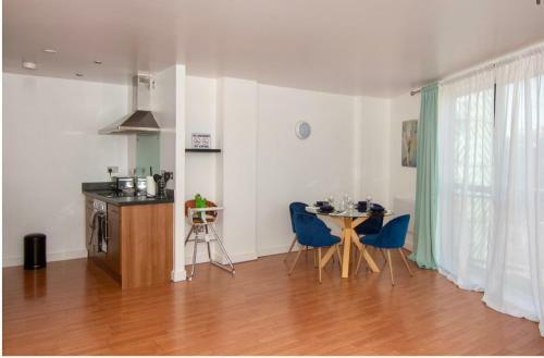 Central 2bedroom Apartment With Secure Carpark