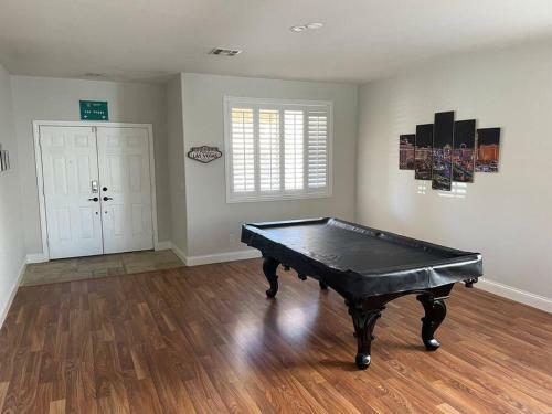 Gorgeous Henderson Home With Pool!