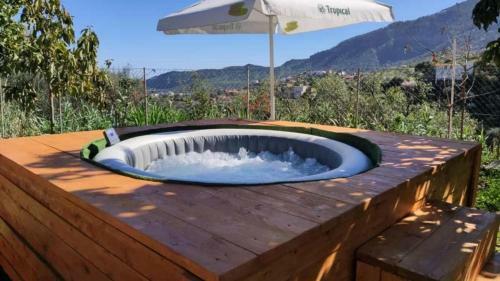 Linda Casa Con Jacuzzi Y Piscina Privada,freewifi Y Chimenea