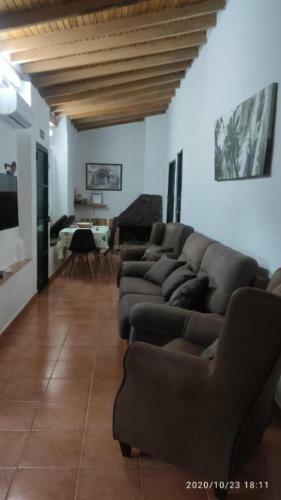 Linda Casa Con Jacuzzi Y Piscina Privada,freewifi Y Chimenea