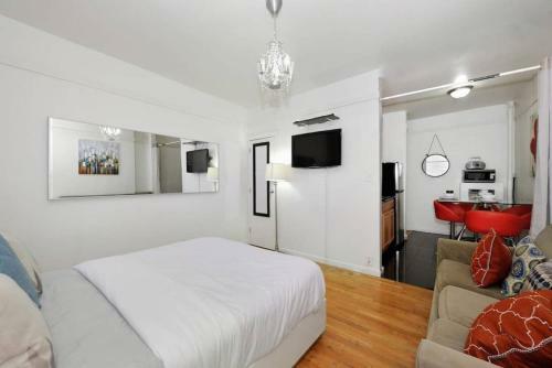 Pleasant 2br Lennox Hill Apartment