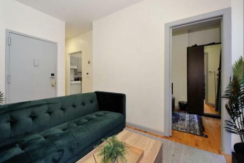Spacious 3 Bedroom Apartment In Nyc