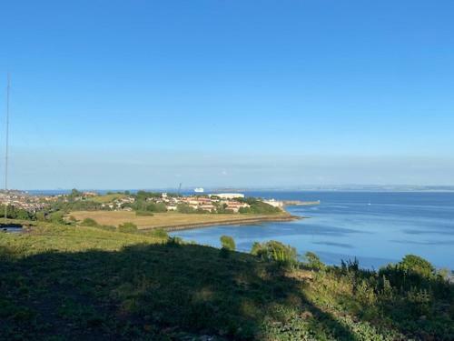 Burnt Island 2 Bed Apartment With Stunning Views