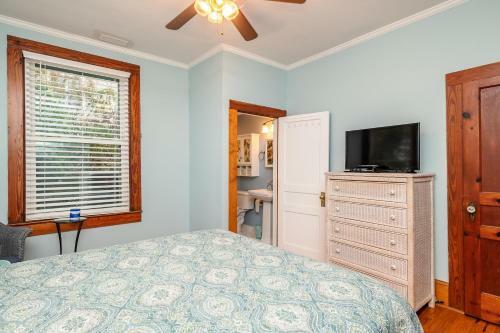 Just A Beach Cottage By Oak Island Accommodations