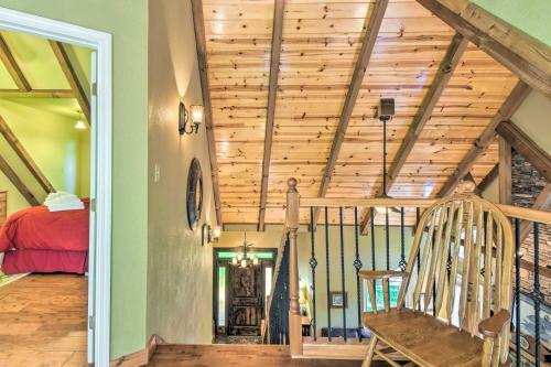 Pet-friendly Moutain Escape With Deck And Grill
