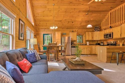 Moonshine Manor Cabin With Fire Pit And Porch!