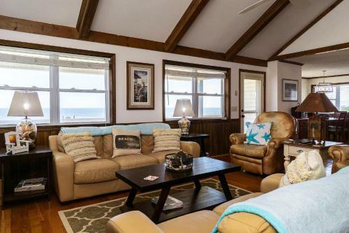 Southern Breeze By Oak Island Accommodations