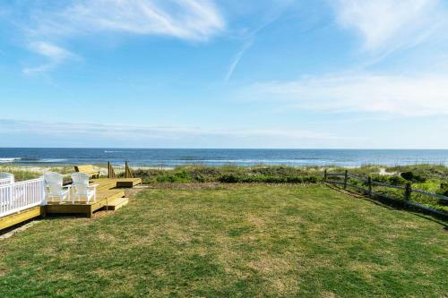 Southern Breeze By Oak Island Accommodations