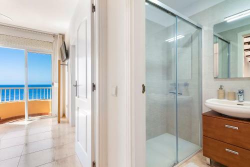 Apartamento Beachfront Triplex With Swimming Pool & Parking