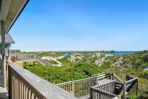 Carolina Dawn By Oak Island Accommodations