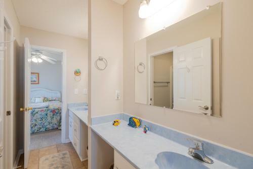 A Watts Landing By Oak Island Accommodations