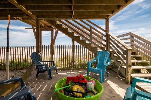Blu Malibu By Oak Island Accommodations