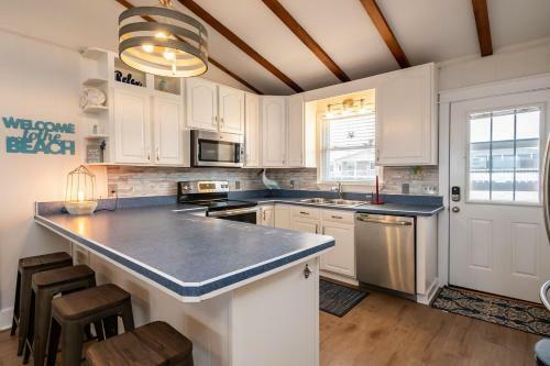 Blu Malibu By Oak Island Accommodations
