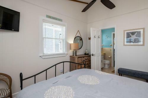 Blu Malibu By Oak Island Accommodations