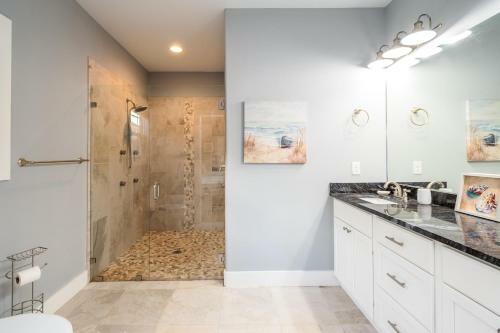 Beach 45 By Oak Island Accommodations