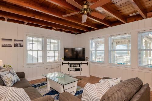 A Little Nauti By Oak Island Accommodations