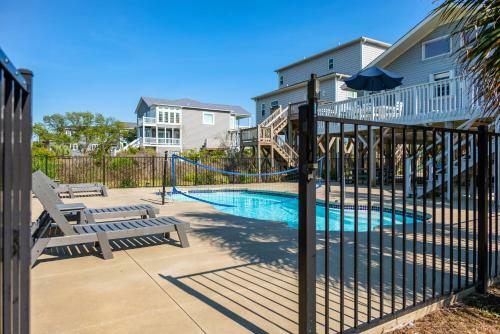 200 Steps To Somewhere By Oak Island Accommodations
