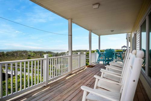 Beach Walkers By Oak Island Accommodations