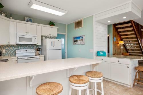 Beach Walkers By Oak Island Accommodations