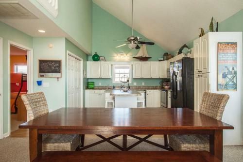 A Most Steller Place By Oak Island Accommodations