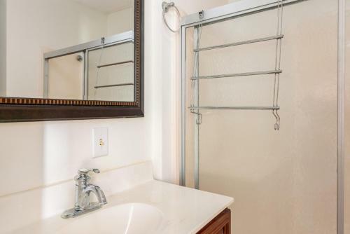 A Gem By Oak Island Accommodations