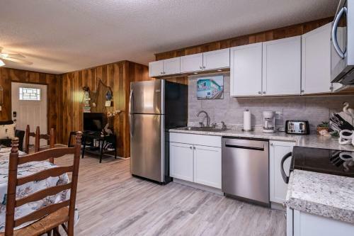 1 Step Closer By Oak Island Accommodations