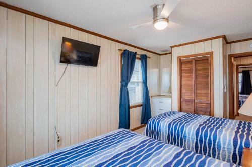 Afternoon Delight By Oak Island Accommodations