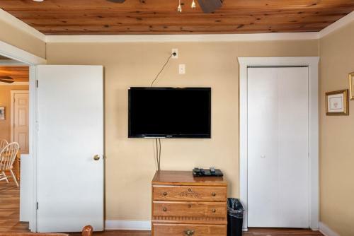 A Beach Music Paradise By Oak Island Accommodations
