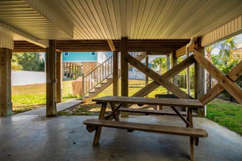 A Sea-renity Awaits By Oak Island Accommodations