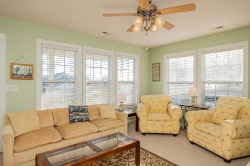 A Sea-renity Awaits By Oak Island Accommodations