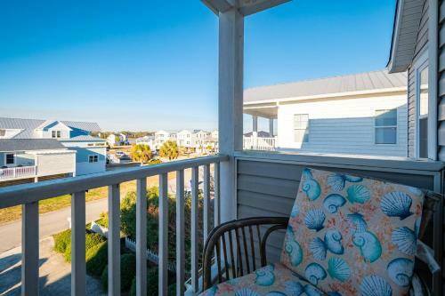 A Sea-renity Awaits By Oak Island Accommodations