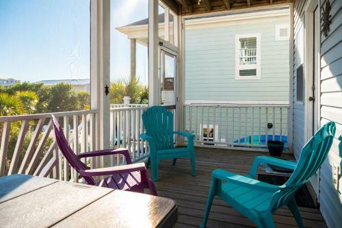 A Sea-renity Awaits By Oak Island Accommodations