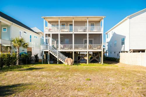 A Sea-renity Awaits By Oak Island Accommodations