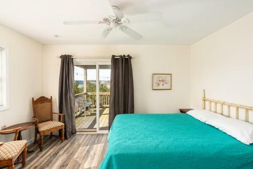 Nikkis Place By Oak Island Accommodations