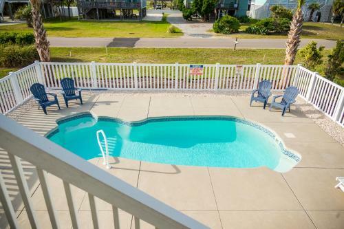 A Sea View Cottage By Oak Island Accommodations