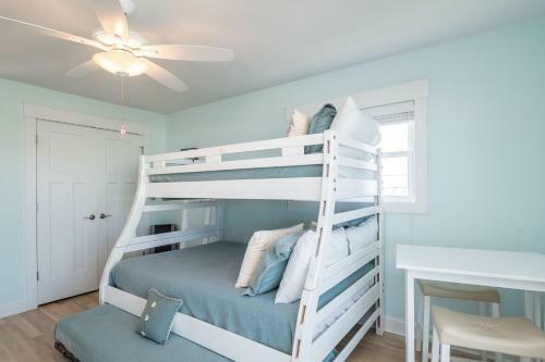 A Sea View Cottage By Oak Island Accommodations