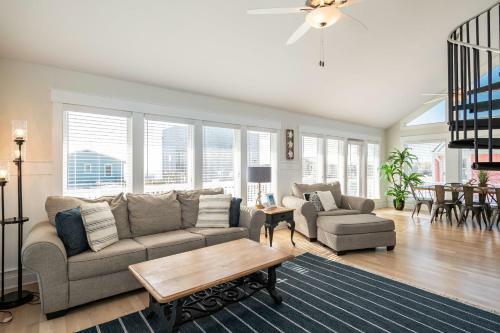 A Sea View Cottage By Oak Island Accommodations