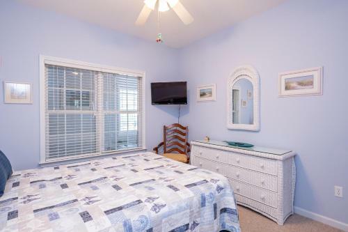 Nemo's Place By Oak Island Accommodations