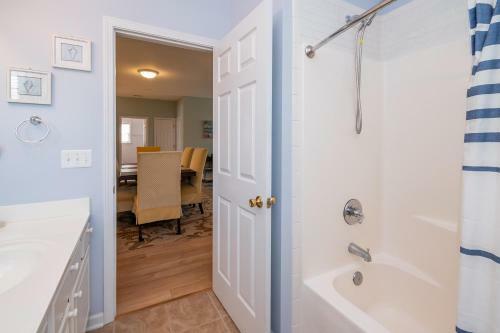 Nemo's Place By Oak Island Accommodations