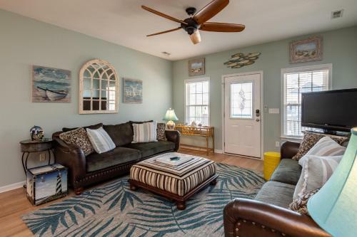 Nemo's Place By Oak Island Accommodations