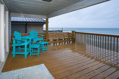 Out Of Office By Oak Island Accommodations