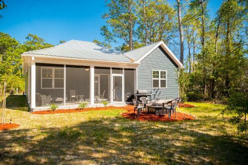 Constant Sea By Oak Island Accommodations