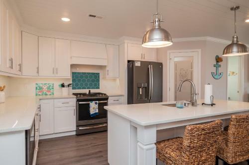 Mermaid Manor By Oak Island Accommodations